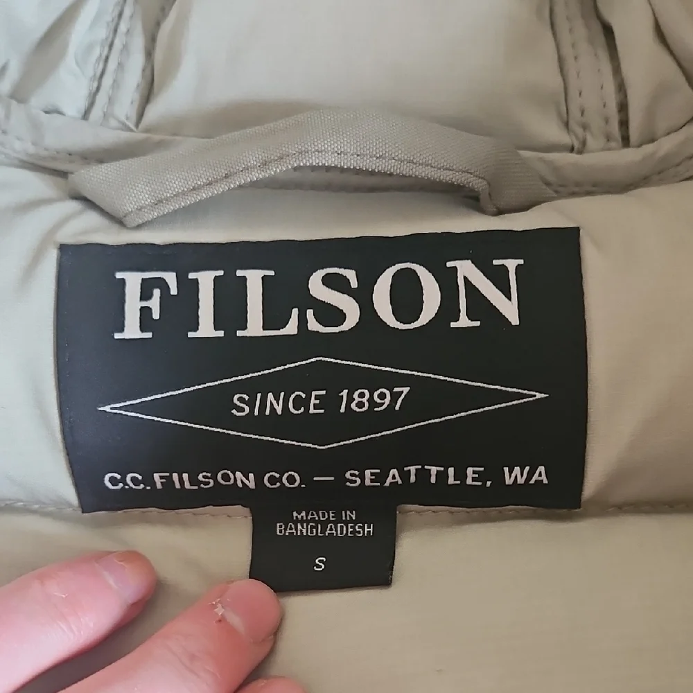 Filson Down Hooded Puffer Jacket in Light Sage - Picture 2 of 10